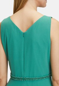 Vera Mont ABEND MIT PLISSEE - Alkalmi viselet - silky green