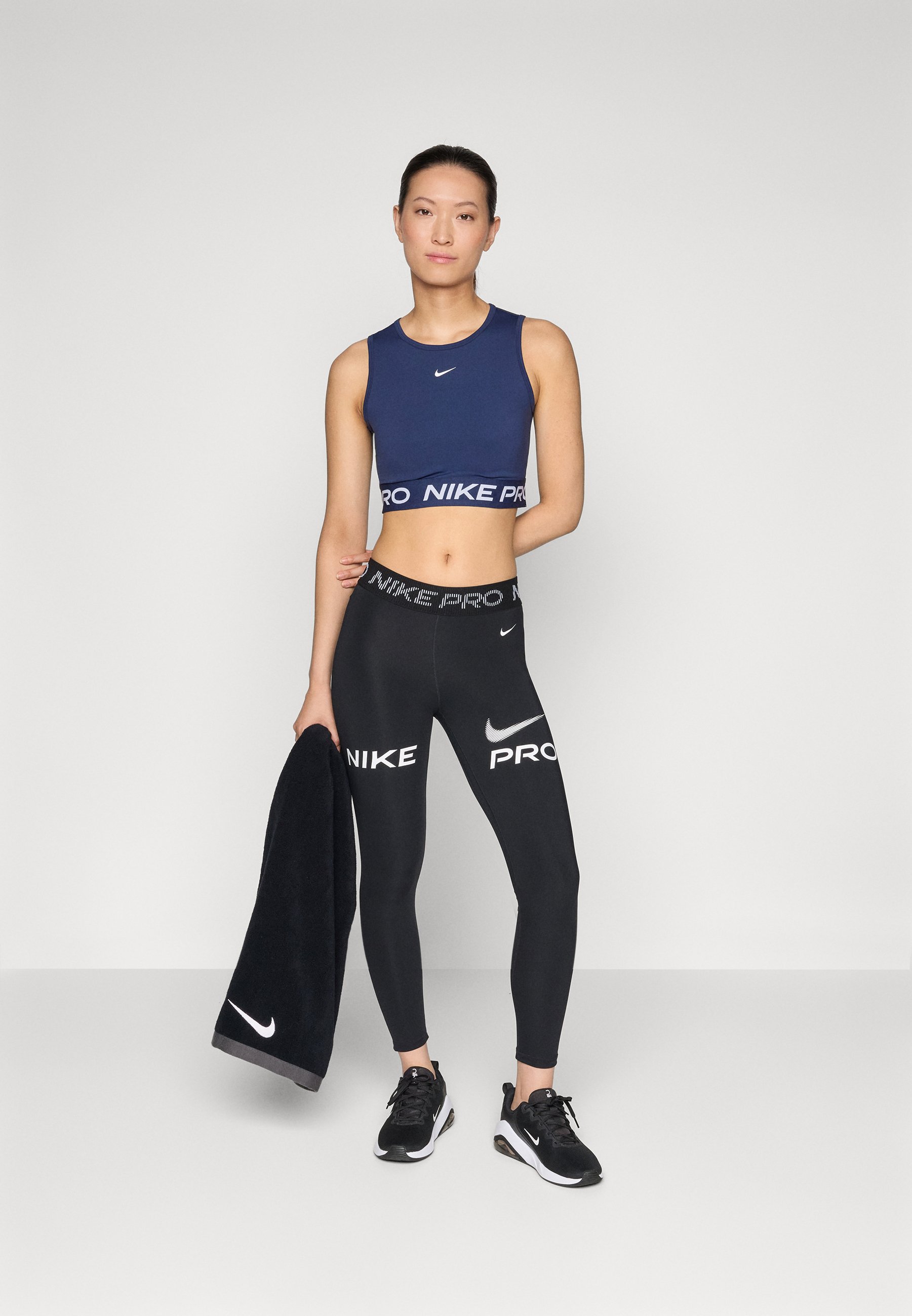 nike leggings and crop top