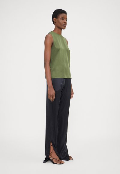 Theory STRAIGHT SHELL - Top - bright olive