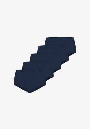 Fünf Paar schlichte dunkelblaue Baumwollslips in versetztem Stapel auf weißem Hintergrund angeordnet.
