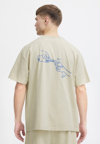 Solid SDISMAIL - Apdrukāts T-krekls - oatmeal