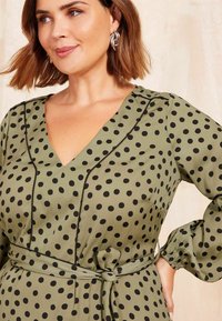Friends Like These PRINTED MIDI  - Nappali ruha - khaki green