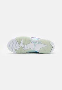 Jordan JUMPMAN MVP - Basketballsko - white/hyper violet/glacier blue/aquarius blue