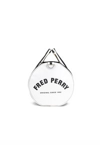 Borsa rotonda in tessuto bianco con logo nero "FRED PERRY" e "ORIGINAL SINCE 1952". Presenta due manici neri e una maniglia in metallo argentato.