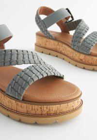 Next FOREVER COMFORT- REGULAR FIT - Sandály na klínu - blue