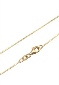 Collana in oro con un design a catena liscia e collegata, dotata di chiusura a moschettone, che presenta una finitura metallizzata lucida e una texture uniforme.