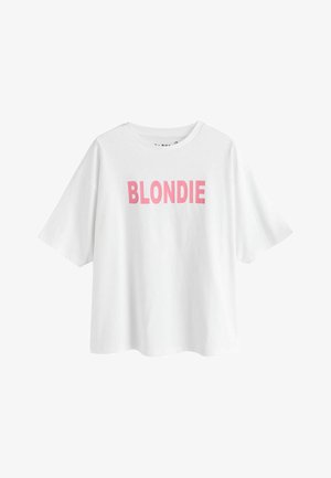 Valge puuvillane lühikeste varrukatega T-särk ümmarguse kaelusega. Esiküljel on julge roosa tekst "BLONDIE".