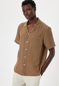 Koton SHORT SLEEVE - Skjorter - brown