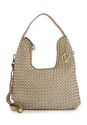 Beige gewebte Leder-Schultertasche mit einem oberen Griff, abnehmbarem verstellbarem Riemen, Reißverschluss und goldenem runden Logo-Anhänger.