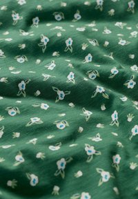 Thumbnail Image 5