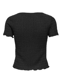 Haut noir à manches courtes en tissu smocké avec un motif froncé texturé et des bords légèrement volantés aux manches et à l’ourlet.