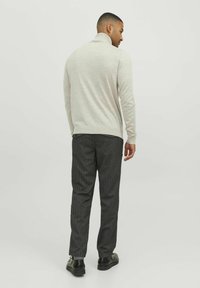 Jack & Jones PREMIUM ROLLKRAGEN - Maglione - pure cashmere