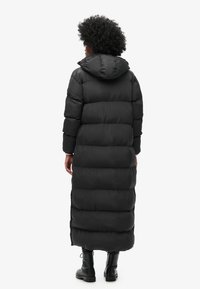 Superdry & Co MAXI HOODED PUFFER - Abrigo de invierno - black