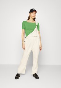 Modström TANSY - T-shirt básica - forest green