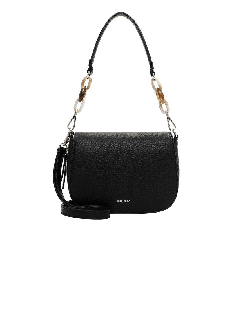 Melnas ādas rokassoma ar teksturētu virsmu, ķēdes detaļām, augšējo rokturi un noņemamu plecu siksnu. Redzams zīmola logotips.