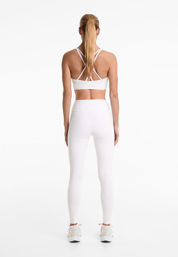 MEDIUM-SUPPORT COMFORTLUX WITH CUPS - Sport-BH mit leichter Stützkraft