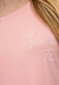 s.Oliver T-Shirt print - pfirsich