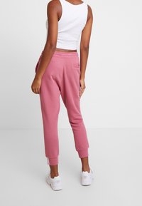 adidas Originals Pantaloni sportivi - berry