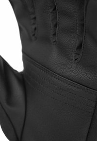 Zwarte leren handschoen met een gestructureerd oppervlak, voorzien van gestikte accenten en een glad, aansluitend manchetontwerp.