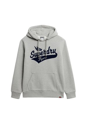 Felpa grigia realizzata in morbido materiale, con tasca frontale, cappuccio con lacci e un grande logo navy blue "Superdry Flyers" sul petto.