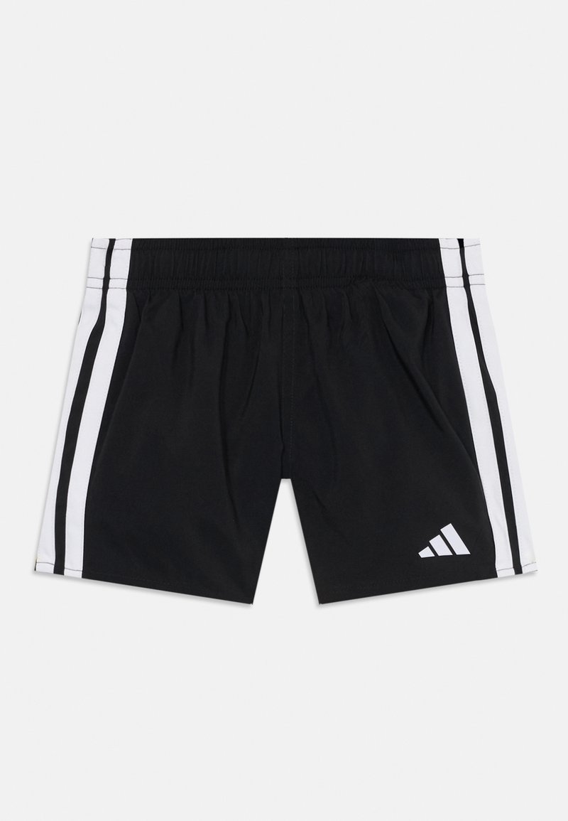Shorts de sport noirs avec des rayures blanches sur les côtés, taille élastique et un petit logo blanc sur le bas de la jambe droite. Design classique et texture lisse.