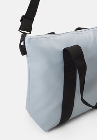 Rains TOTE BAG MINI UNISEX - Bevásárlótáska - wind