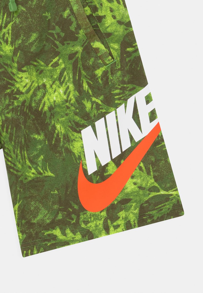 Kinder Stoffhosen | Nike Sportswear WASHED Shorts chlorophyll/grün - FQ70653 Kinder Stoffhosen | Nike Sportswear WASHED Shorts chlorophyll/grün - FQ70653