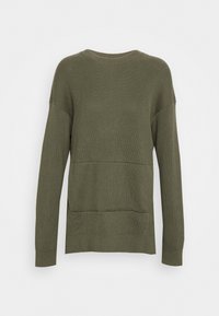 Olivgrüner Strickpullover mit Rippstruktur, Rundhalsausschnitt, langen Ärmeln und lockerer Passform. Mit seitlichen Schlitzen am Saum.