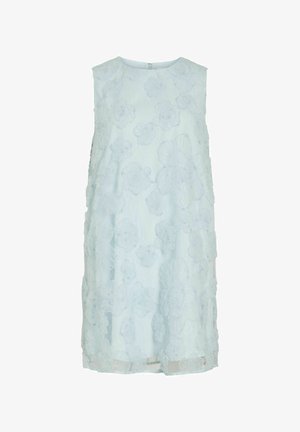 Varrukateta helesinine kleit ümmarguse kaelusega, millel on kogu materjali ulatuses reljeefsed lillemustrid.