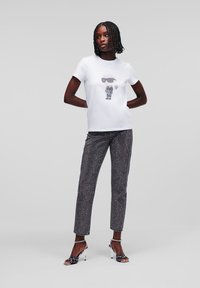 KARL LAGERFELD IKON RHINESTONE - Triko s potiskem - white