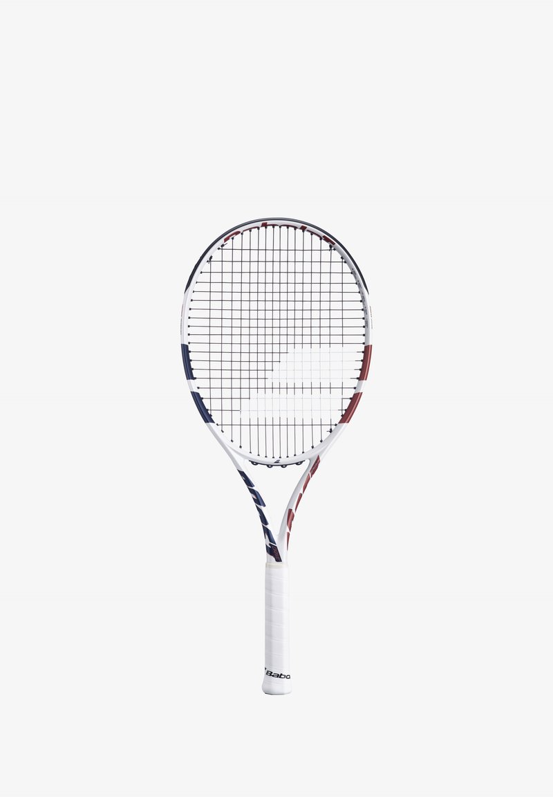 Tennisracket met een witte frame, rode en blauwe accenten, en een gestructureerde grip. Het blad is ovaalvormig met een gestructureerd patroon.