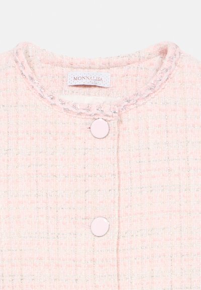 Ροζ υφασμάτινο σακάκι με υφή που διαθέτει διακριτικό μεταλλικό νήμα, με στρογγυλή λαιμόκοψη και δύο ροζ κουμπιά για κλείσιμο. Ορατή ετικέτα μάρκας.