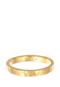 Goldplattierter Silberring mit gehämmerter Textur, glatter Innenseite und einfacher, runder Form. Mit "925" für die Silberqualität gekennzeichnet.