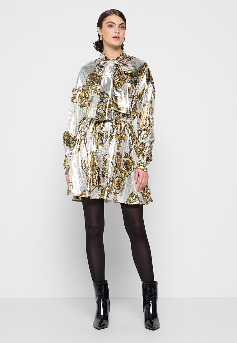 Versace Jeans Couture Jurk goudkleurig Versace Jeans Couture Jurk goudkleurig