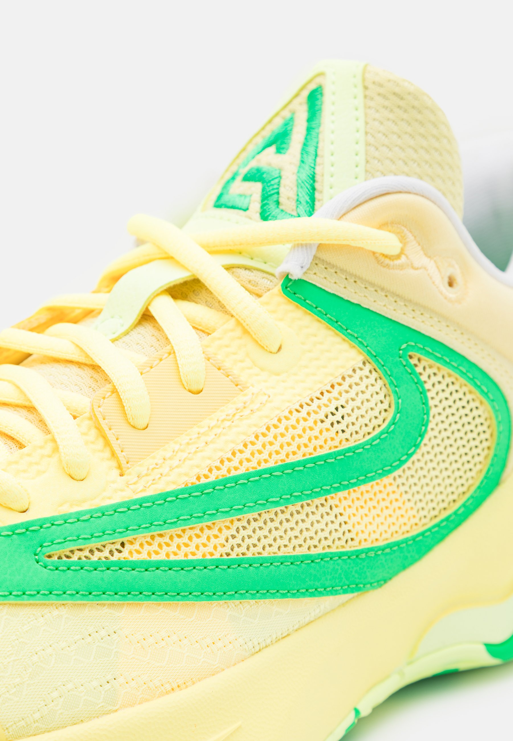giannis yellow