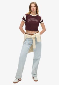 Superdry & Co - T-shirt z nadrukiem