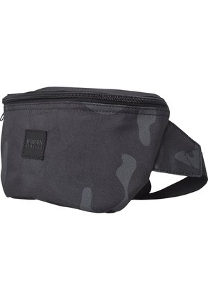 Schwarze und graue Camouflage-Gürteltasche mit Reißverschluss und Urban Classics Logo-Aufnäher vorne.