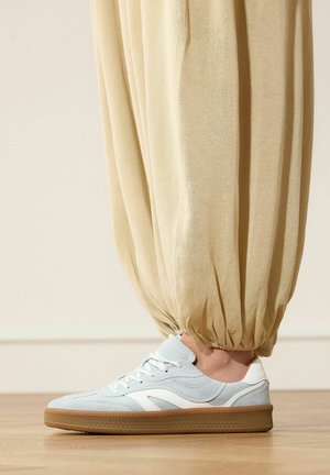 Manfield, Sneakers laag - blau