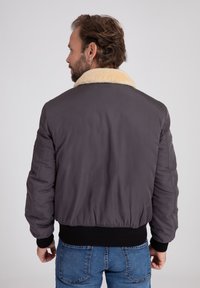 Bombers VERSMOLD - Kurtka Bomber
