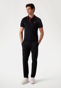 Guess TECH-STRETCH - Polo majica - nero
