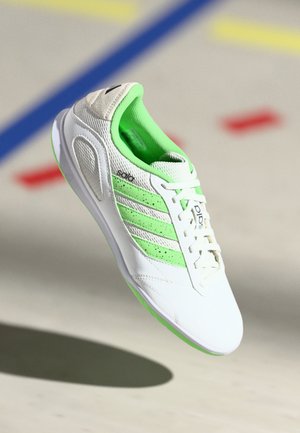SUPER SALA III - Botines de fútbol sala - footwear white/lime burst/core black