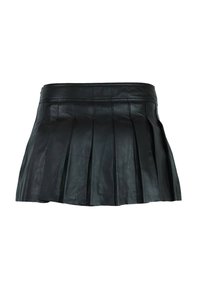 Schwarzer Leder-Minirock mit einem taillierten Bund, glatter Textur und mehreren vertikalen Falten für zusätzlichen Detailreichtum und Bewegung.