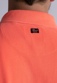 Petrol Industries CLASSIC - Polotričko - coral