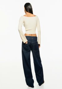 Bershka Strickpullover - beige