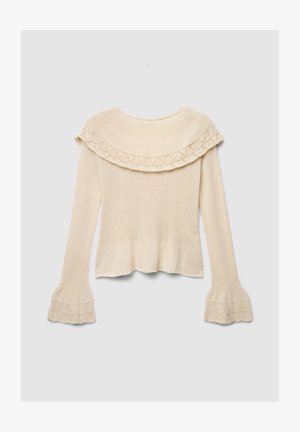 Maglione leggero color crema con collo arricciato testurizzato e maniche a campana ornate, con bordo smerlato e dettagli nel motivo a maglia.