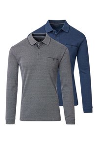 Zwei Langarm-Polohemden: eines in Grau mit Kragen und Taschendetails, das andere in Marineblau mit strukturiertem Finish.
