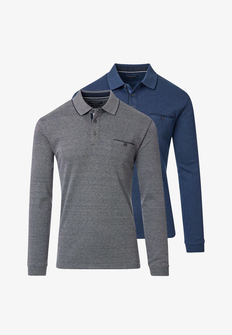 Zwei Langarm-Polohemden: eines in Grau mit Kragen und Taschendetails, das andere in Marineblau mit strukturiertem Finish.
