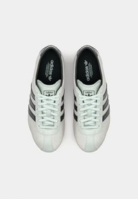 adidas Originals TOKYO UNISEX - Baskets basses - silver/core black
