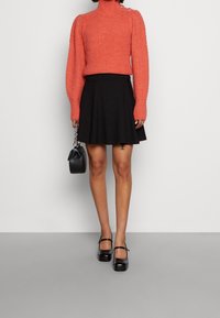 Vero Moda Neule - red