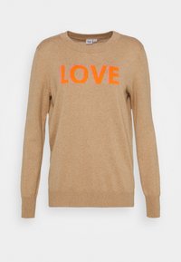 Pull beige avec col rond et manches longues. Orné d'un lettrage texturé et audacieux « LOVE » en orange vif à l'avant. Tissu doux.